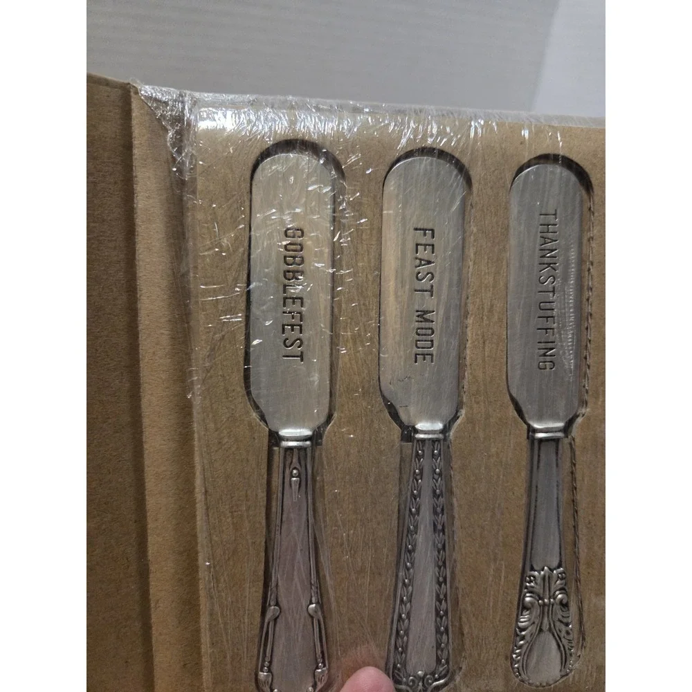 Mud Pie Thanksgiving stamped metal spreader knife set, 2 Sets